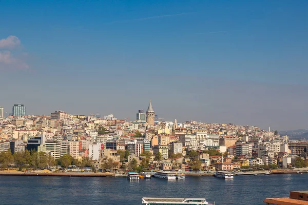 Istanbul Turkije Juli 2017 Cityscape Met Galata Tower Golf Van — Stockfoto