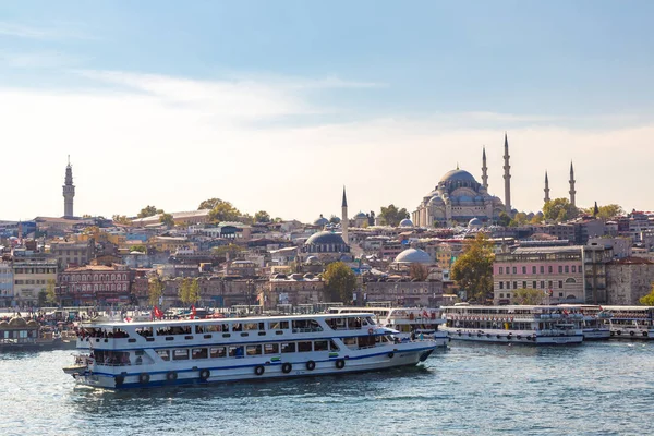 Κωνσταντινούπολη Τουρκία Ιουλίου 2017 Προβολή Κωνσταντινούπολη Τουρκία Μια Όμορφη Καλοκαιρινή — Φωτογραφία Αρχείου