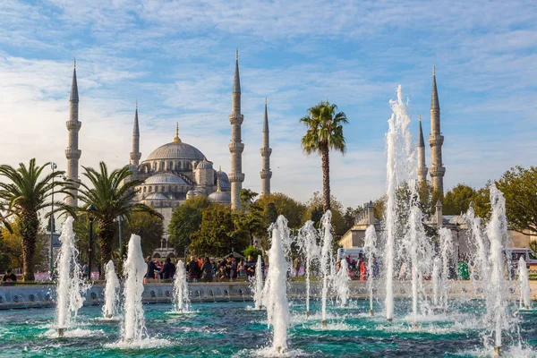 Istanbul Turecko Července 2017 Mešita Sultan Ahmed Modrá Mešita Kašna — Stock fotografie