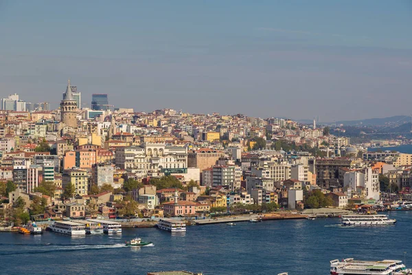 Istanbul, Türkiye - 26 Temmuz 2017: Istanbul görünümü, Türkiye'de bir güzel yaz günü