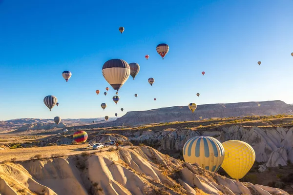 Kappadokien Turkiet Juli 2017 Varmluftsballonger Flygning Kappadokien Nevsehir Turkiet Vacker — Stockfoto
