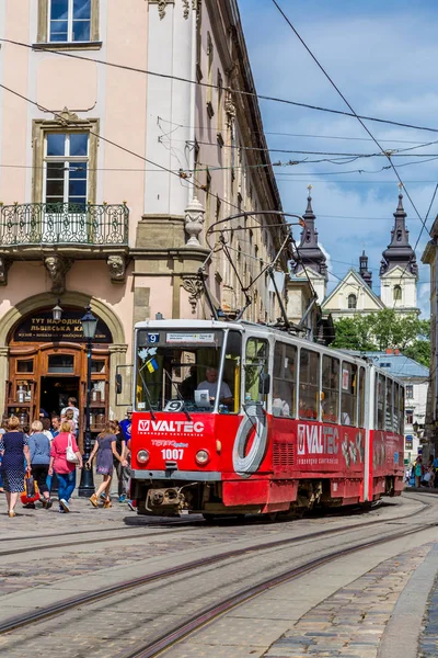 Lviv Ucrania Julio 2014 Viejo Tranvía Encuentra Centro Histórico Lviv — Foto de Stock