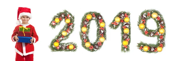 Мальчик Держит Рождественский Подарок Белом Фоне Новогоднее Поздравление 2019 Года — стоковое фото