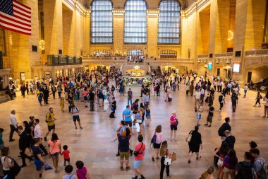 NEW YORK CITY, ABD - 15 Mart 2020: New York, ABD 'de Manhattan' daki ana koridor Grand Central Station Terminali