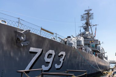 BOSTON, ABD - 29 Mart 2020: USS Cassin Young destroyer gemisi Boston, Massachusetts, ABD