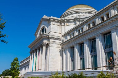 WASHINGTON DC, ABD - 29 Mart 2020: Güneşli bir günde Washington DC 'de Smithsonian Ulusal Doğal Tarih Müzesi