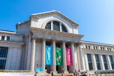 WASHINGTON DC, ABD - 29 Mart 2020: Güneşli bir günde Washington DC 'de Smithsonian Ulusal Doğal Tarih Müzesi