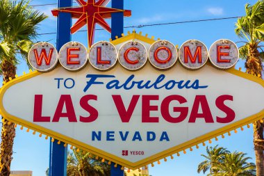 LAS VEGAS, ABD - 29 Mart 2020 Las Vegas 'ın güneşli bir gününde Las Vegas' a hoş geldiniz.