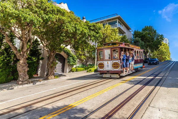 サンフランシスコ アメリカ 2020年3月29日 米国カリフォルニア州サンフランシスコのケーブルカー — ストック写真