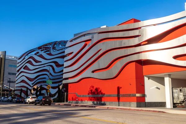ロサンゼルス 2020年3月29日 米国カリフォルニア州ロサンゼルスのピーターセン自動車博物館 — ストック写真