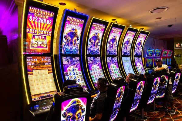 Las Vegas 2020年3月29日 アメリカ合衆国ネバダ州ラスベガスにあるCaesars Palace Las Vegas Hotel Casinoのカジノスロットマシン — ストック写真