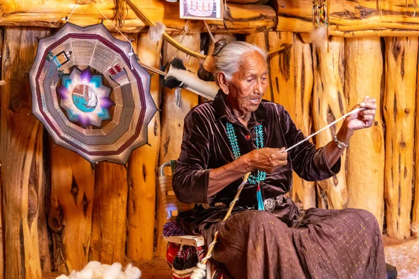 Arizona Usa March 2020 Old Navajo Woman Navajo National Reservation — Stock fotografie