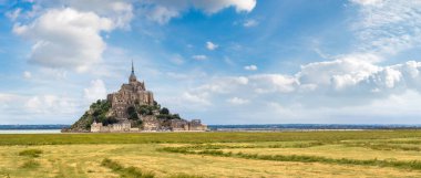 Bir güzel yaz günü, Fransa manastırda Mont Saint Michele Panoraması