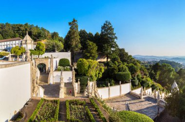 BOM Jesus mı Braga Monte manastırda bir güzel yaz günü, Portekiz