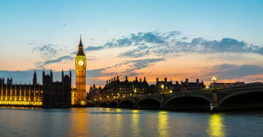 Londra'da Big Ben, Parlamento ve Westminster bridge uygulamasında bir güzel yaz gecesi, İngiltere, Amerika Birleşik Devletleri