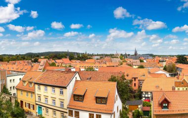 Panoramik hava görünümünde Quedlinburg bir güzel yaz günü, Almanya