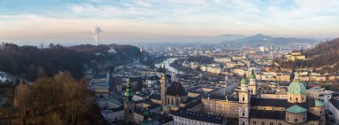 Salzburg Katedrali (Avusturya), güzel bir günde panoramik havadan görünümü