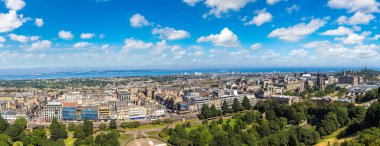 Panoramik hava görünümünde Edinburgh bir güzel yaz günü, İskoçya, Birleşik Krallık