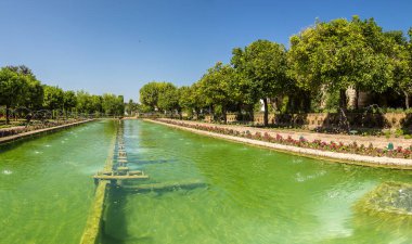 Çeşmeler ve bahçeleri, Alcazar de los Reyes Cristianos Cordoba bir güzel yaz günü, İspanya