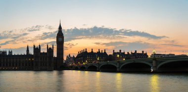 Londra'da Big Ben, Parlamento ve Westminster bridge uygulamasında bir güzel yaz gecesi, İngiltere, Amerika Birleşik Devletleri