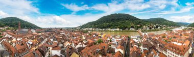 Panoramik hava görünümünde Heidelberg bir güzel yaz günü, Almanya