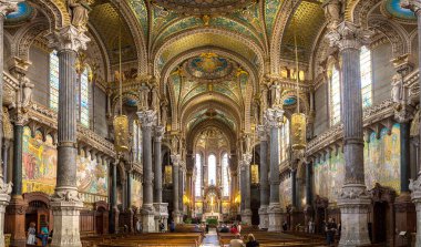 Lyon, Fransa Notre Dame de Fourviere Bazilikası'na iç güzel yaz gün