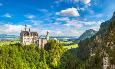 Neuschwanstein Şatosu Fussen, Bavyera, Almanya bir güzel yaz gün