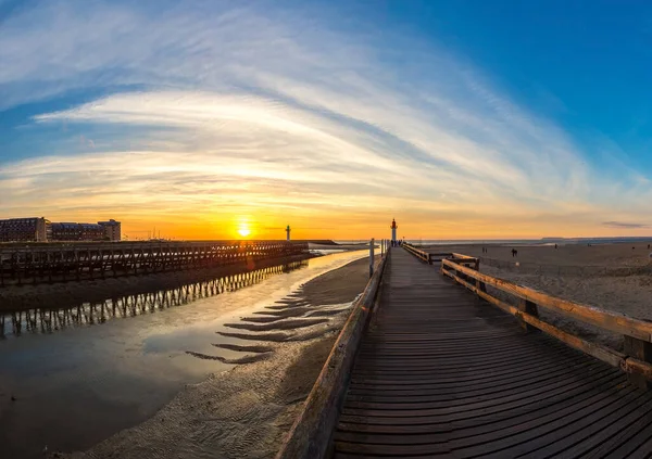 Panorama Wooden Pier Lighthouse Trouville Deauville Una Bellissima Serata Estiva — Foto Stock