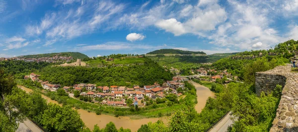 在一个美丽的夏日 保加利亚大特尔诺沃的道士堡垒 — 图库照片