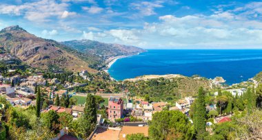 Taormina Sicilya, İtalya güzel yaz günü'hava panoramik