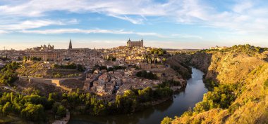 Toledo, İspanya panoramik cityscape güzel yaz gün
