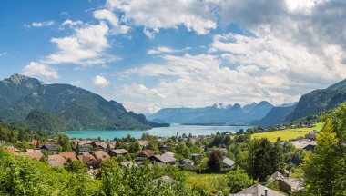 Hava panoramica görünümü Wolfgangsee göl, Salzkammergut, bir güzel yaz günü Avusturya'da