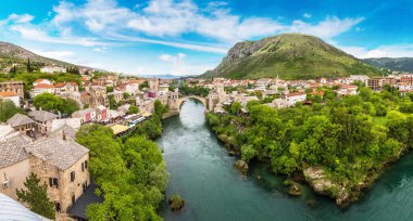 Eski Köprüsü Mostar Panoraması bir güzel yaz günü, Bosna-Hersek
