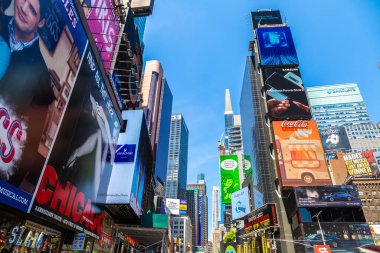 NEW YORK CITY, ABD - 15 Mart 2020: Times Square, ABD 'nin New York şehrinin bir sembolüdür