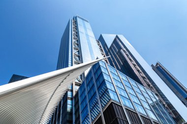 NEW YORK CITY, ABD - 29 Mart 2020: New York, ABD 'deki Dünya Ticaret Merkezi' nde Oculus ulaşım merkezi