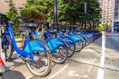 NEW YORK CITY, ABD - 15 Mart 2020: Citi Bisikleti - ABD 'nin New York şehrinde kiralık bisikletler