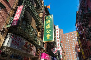 NEW YORK CITY, ABD - 29 Mart 2020: Manhattan 'da Çin Mahallesi, New York, ABD