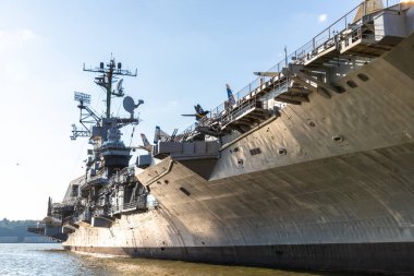 NEW YORK CITY, ABD - 29 Mart 2020: New York Citys Intrepid Sea, New York City, New York, ABD.