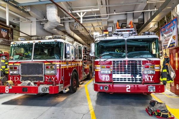 New York City Usa Marzo 2020 Camion Dei Pompieri Parcheggiato — Foto Stock