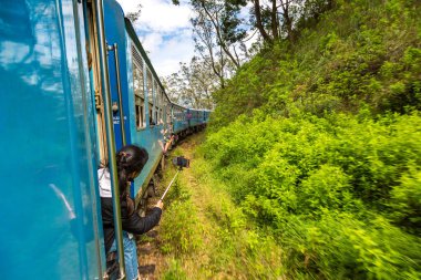 NUWARA ELIYA, SRI LANKA - 15 Şubat 2020: Nuwara Eliya 'dan Kandy' ye Nuwara Eliya, Sri Lanka