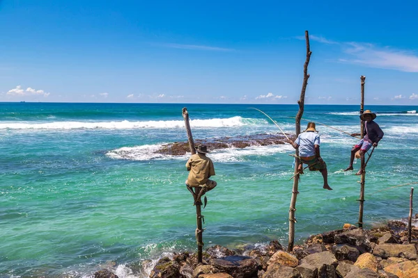 Unawatuna Sri Lanka February 2020 Local Fishermen Fishing Traditional Way — Stock Photo, Image