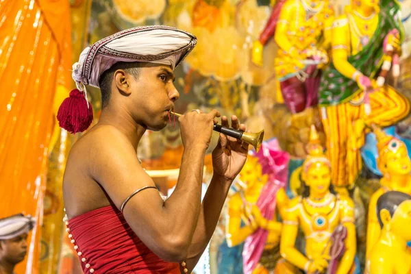 Colombo Sri Lanka Februari 2020 Traditionele Muzikant Gangaramaya Boeddhistische Tempel — Stockfoto