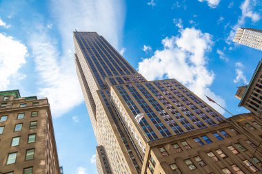 NEW YORK CITY, ABD - 15 Mart 2020: Manhattan, New York 'taki Empire State Building, ABD