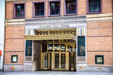 NEW YORK CITY, ABD - 29 Mart 2020: New York 'taki Carnegie Hall Binası, ABD