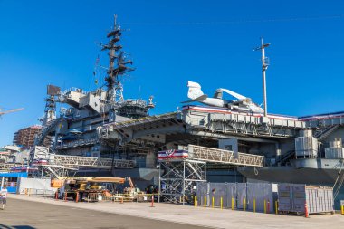 SAN DIEGO, ABD - 29 Mart 2020: Uçak gemisi USS Midway Museum, San Diego, Kaliforniya, ABD