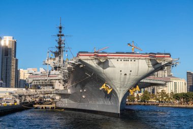 SAN DIEGO, ABD - 29 Mart 2020: Uçak gemisi USS Midway Museum, San Diego, Kaliforniya, ABD