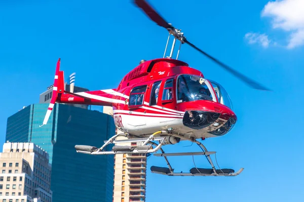 Нью Йорк Сша Марта 2020 Года Вертолет Летящий Манхэттене Нью — стоковое фото