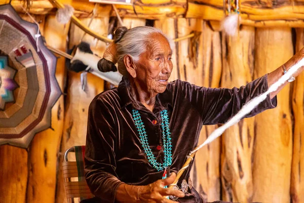 Arizona Usa March 2020 Old Navajo Woman Navajo National Reservation — Stock fotografie