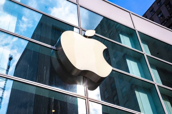 Нью Йорк Сша Марта 2020 Года Логотип Магазина Apple Пятой — стоковое фото