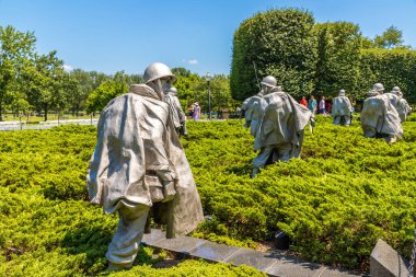 WASHINGTON DC, ABD - 29 Mart 2020: Güneşli bir günde Washington DC 'de Kore Savaş Gazileri Anıtı